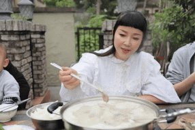 【美食】一碗羊肉湯溫暖四代人 因為一碗湯愛上威遠城‖萬郁 